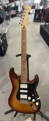 Fender - Player Stratocaster HSH Pau Ferro - Tobacco Sunburst